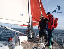Spinnaker setzen ... Spinakertraining vor Helgoland