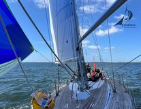 Unter Spinnaker Unter Spinnaker