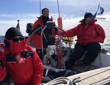 Charisma-Crew Aufmerksamer Steuermann