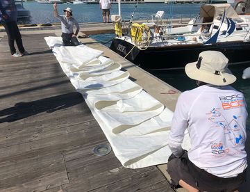Regattatraining Genua zusammenlegen