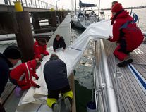 Segelwechsel im Hafen von Helgoland Segelwechsel im Hafen
