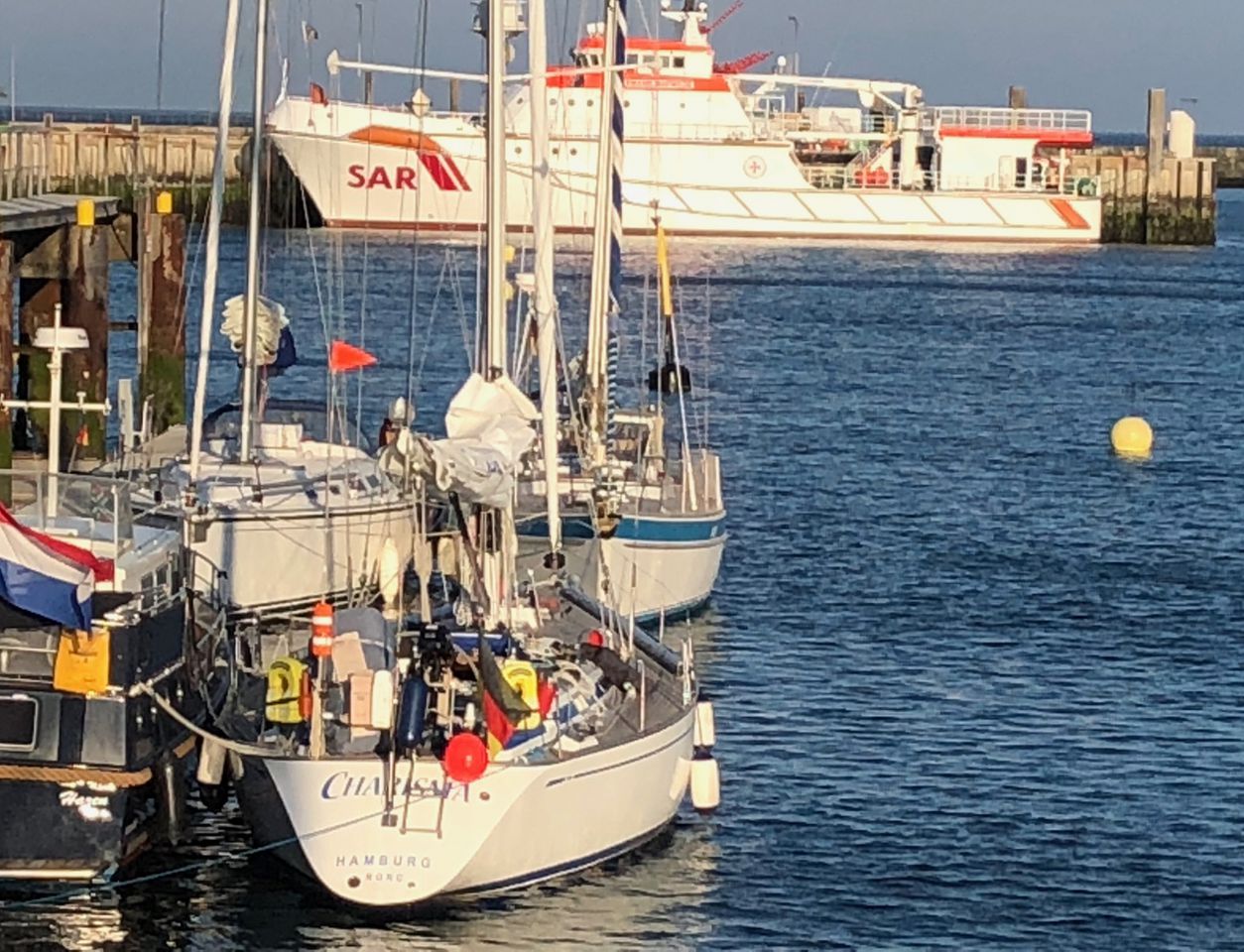 SY Charisma auf Helgoland