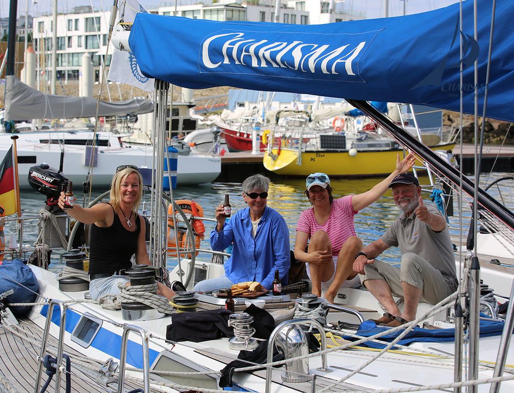Cowes - happy landing Cowes - happy landing